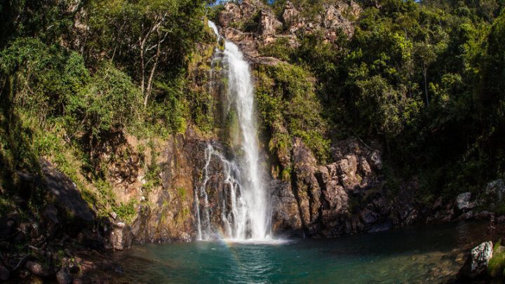 Vista aérea de uma cachoeira em Mato Grosso