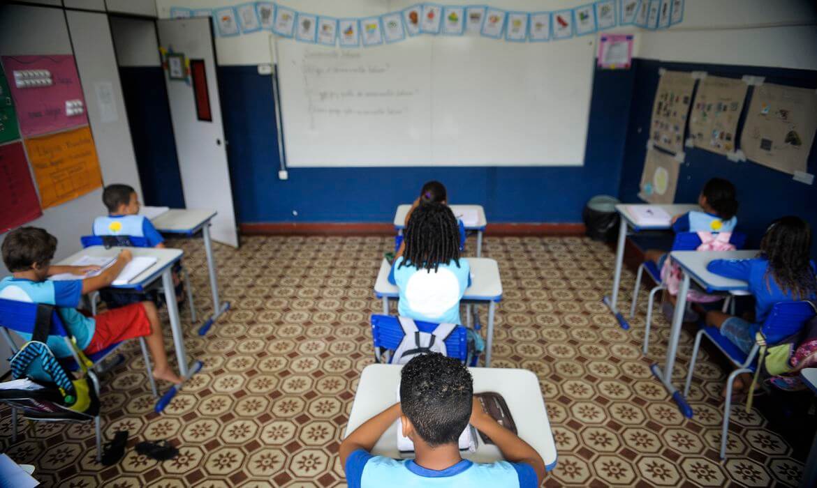 São vagas para professores de arte, inglês, português (Foto: Tânia Rêgo, Agência Brasil)