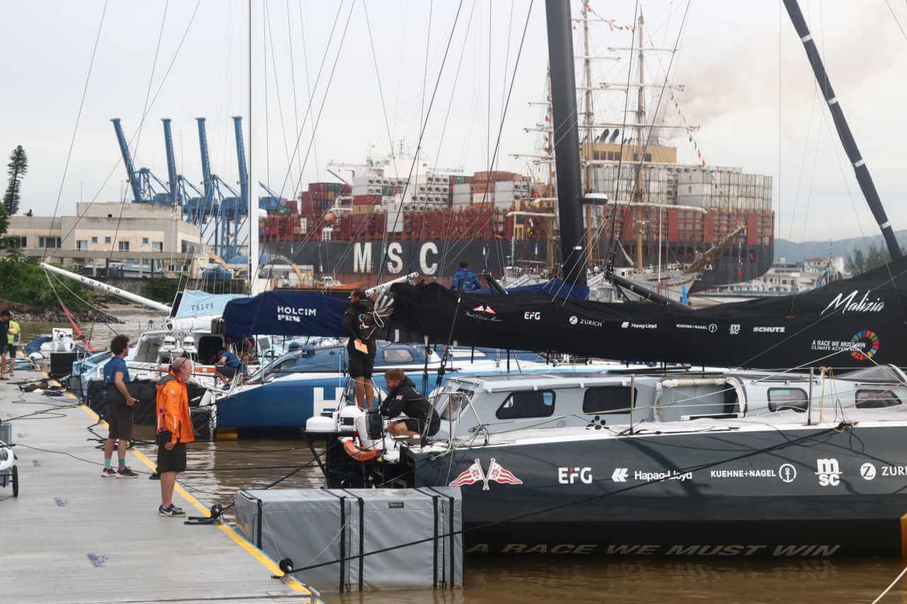 the-ocean-race-barcos-na-agua-1