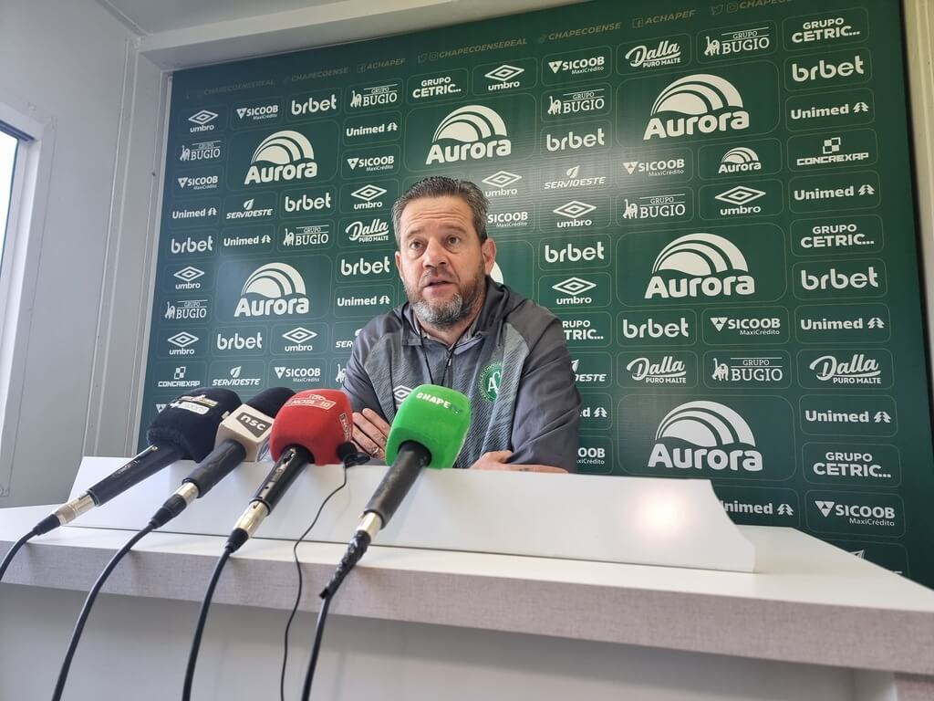 Argel Fuchs comandou a Chapecoense em nove partidas na Série B e uma no Catarinense