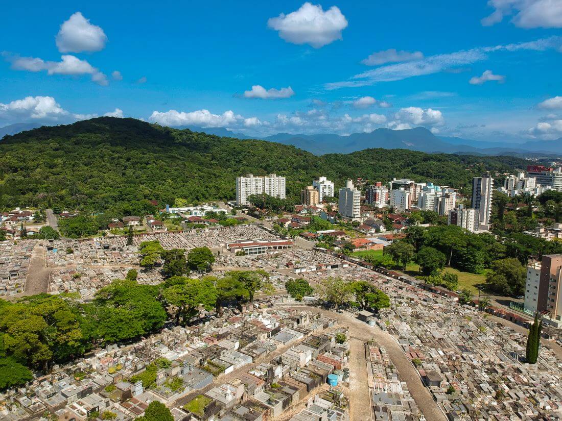 Joinville tem dez cemitérios, inclusive o Municipal (foto), administrados pela prefeitura