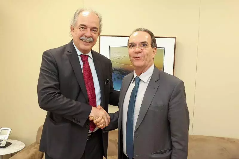 Décio Lima (D), presidente do Sebrae, com Aloizio Mercadante, presidente do BNDES