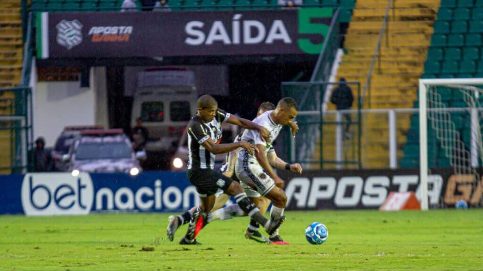 Figueirense x Botafogo PB