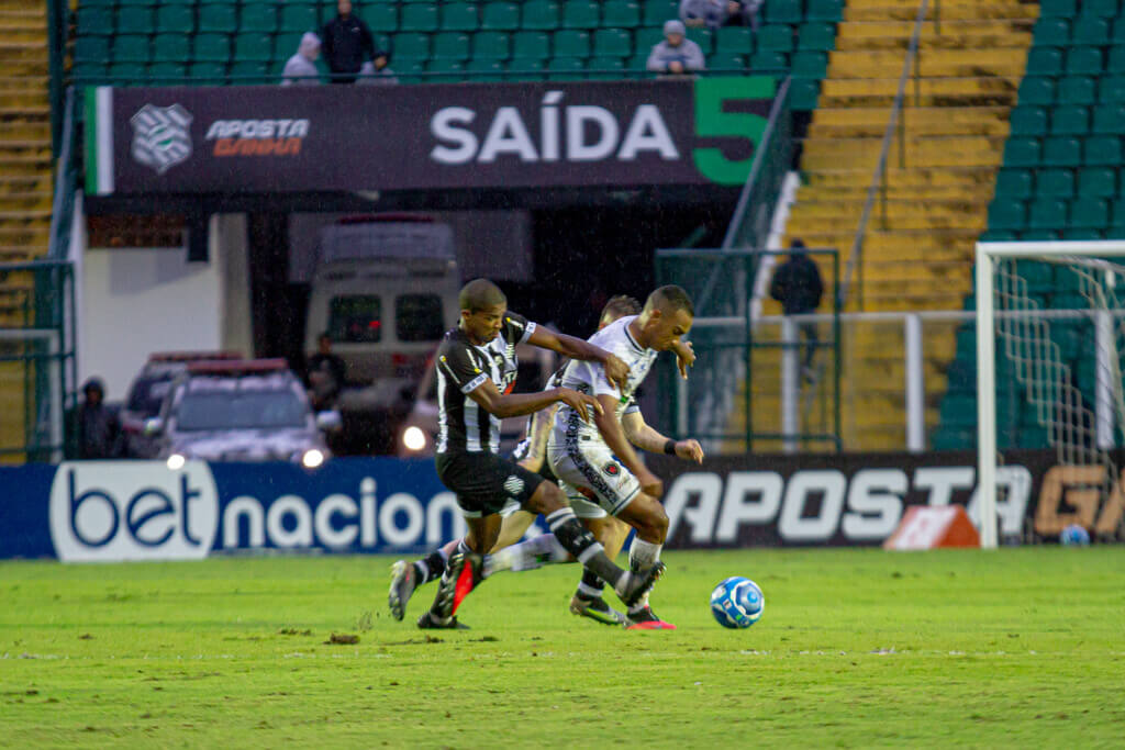 Figueirense x Botafogo PB
