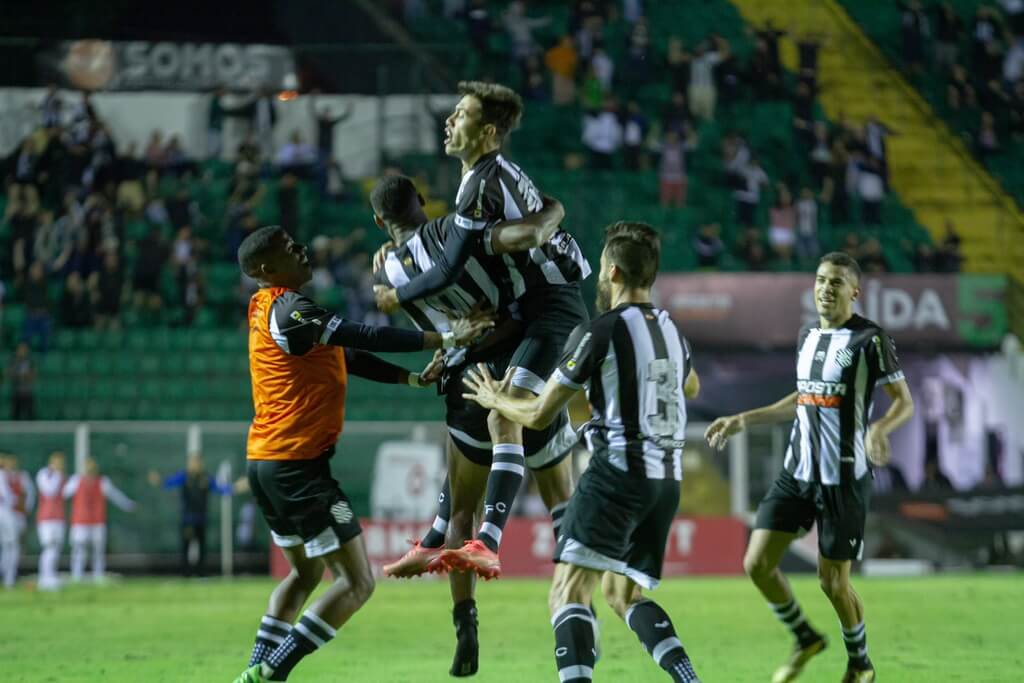 Figueirense fez virada importante diante da Aparecidense. Bernabé fez o gol da vitória