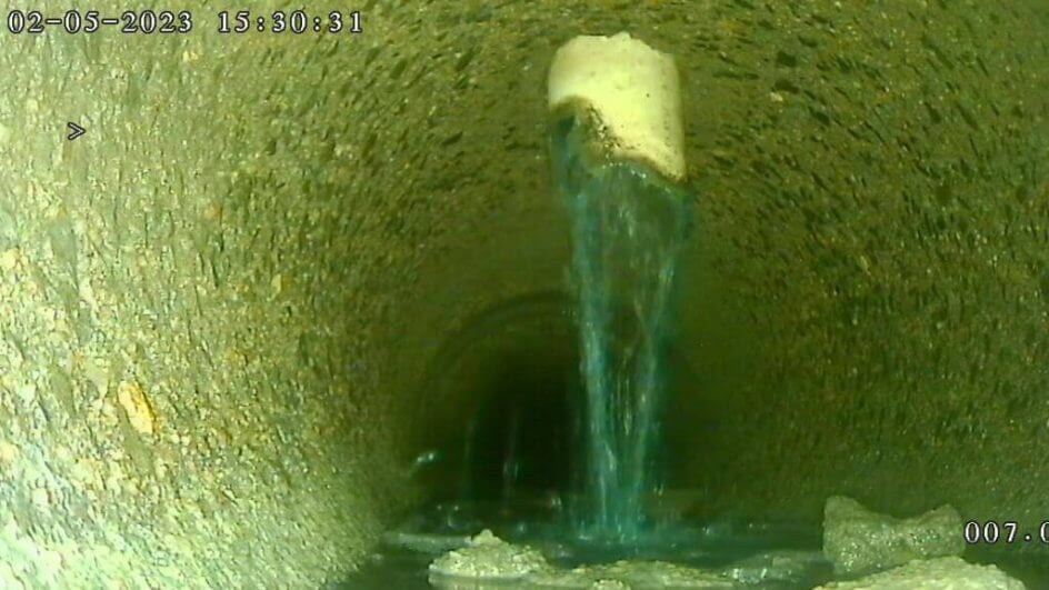 Ligação de esgoto irregular em Florianópolis