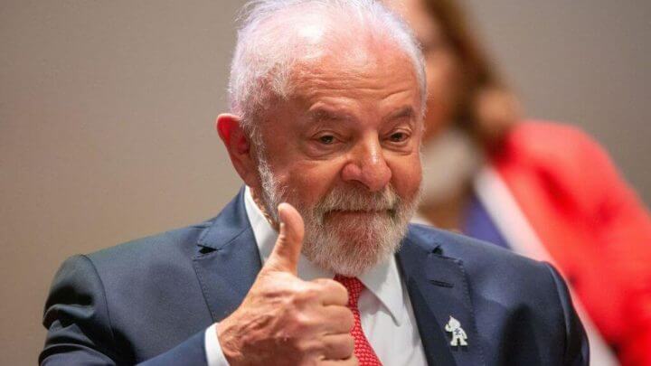 Lula fazendo beleza