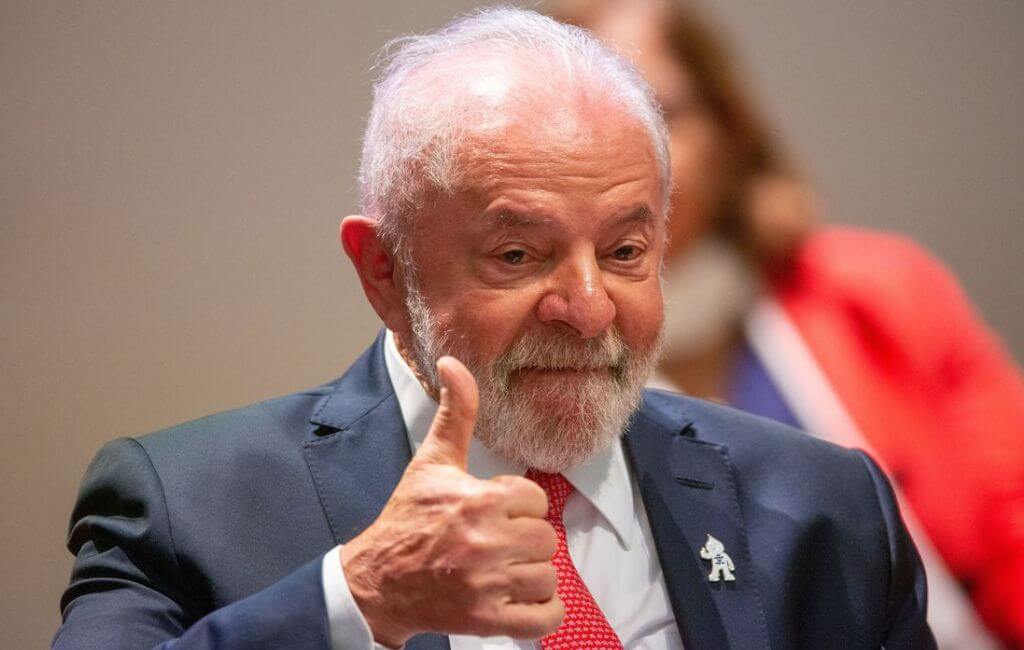 Lula fazendo beleza