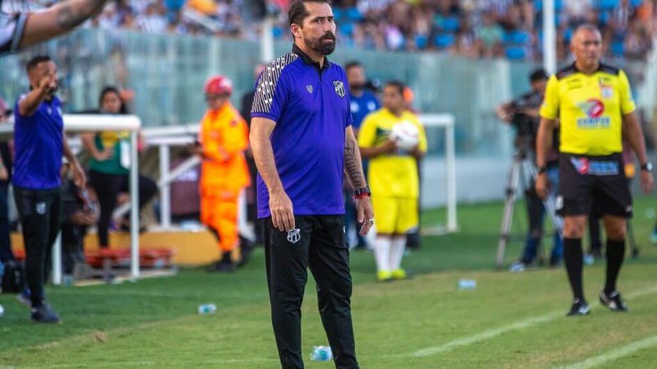 Técnico paraguaio, Gustavo Morínigo, foi confirmado na noite desta segunda-feira como novo técnico do Avaí