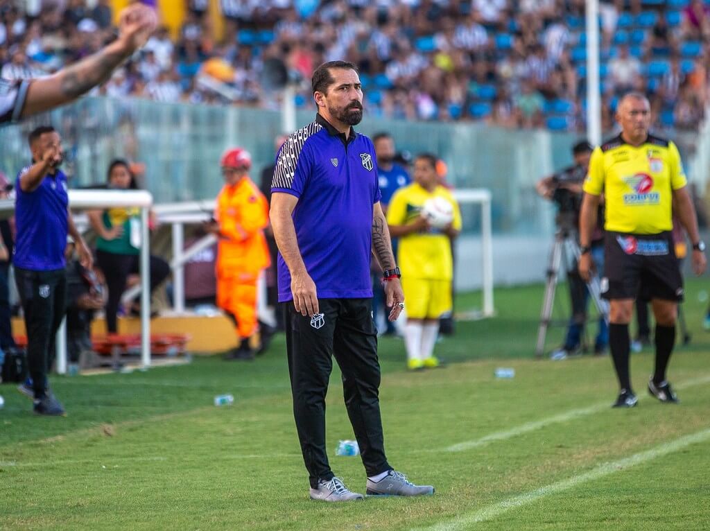 Técnico paraguaio, Gustavo Morínigo, foi confirmado na noite desta segunda-feira como novo técnico do Avaí