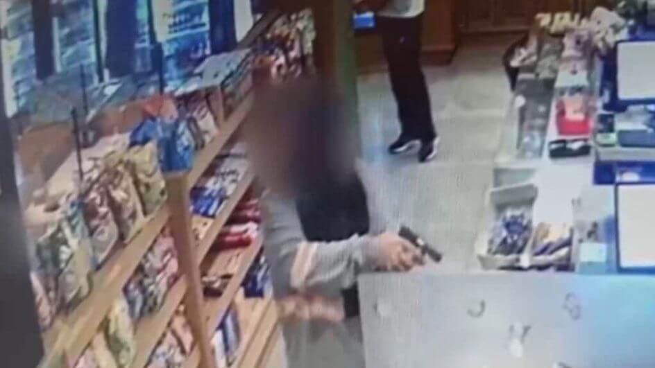 Momento do crime dentro do estabelecimento