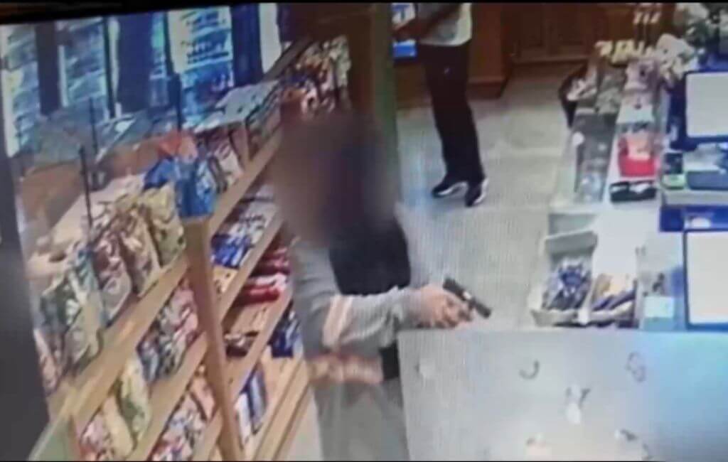 Momento do crime dentro do estabelecimento