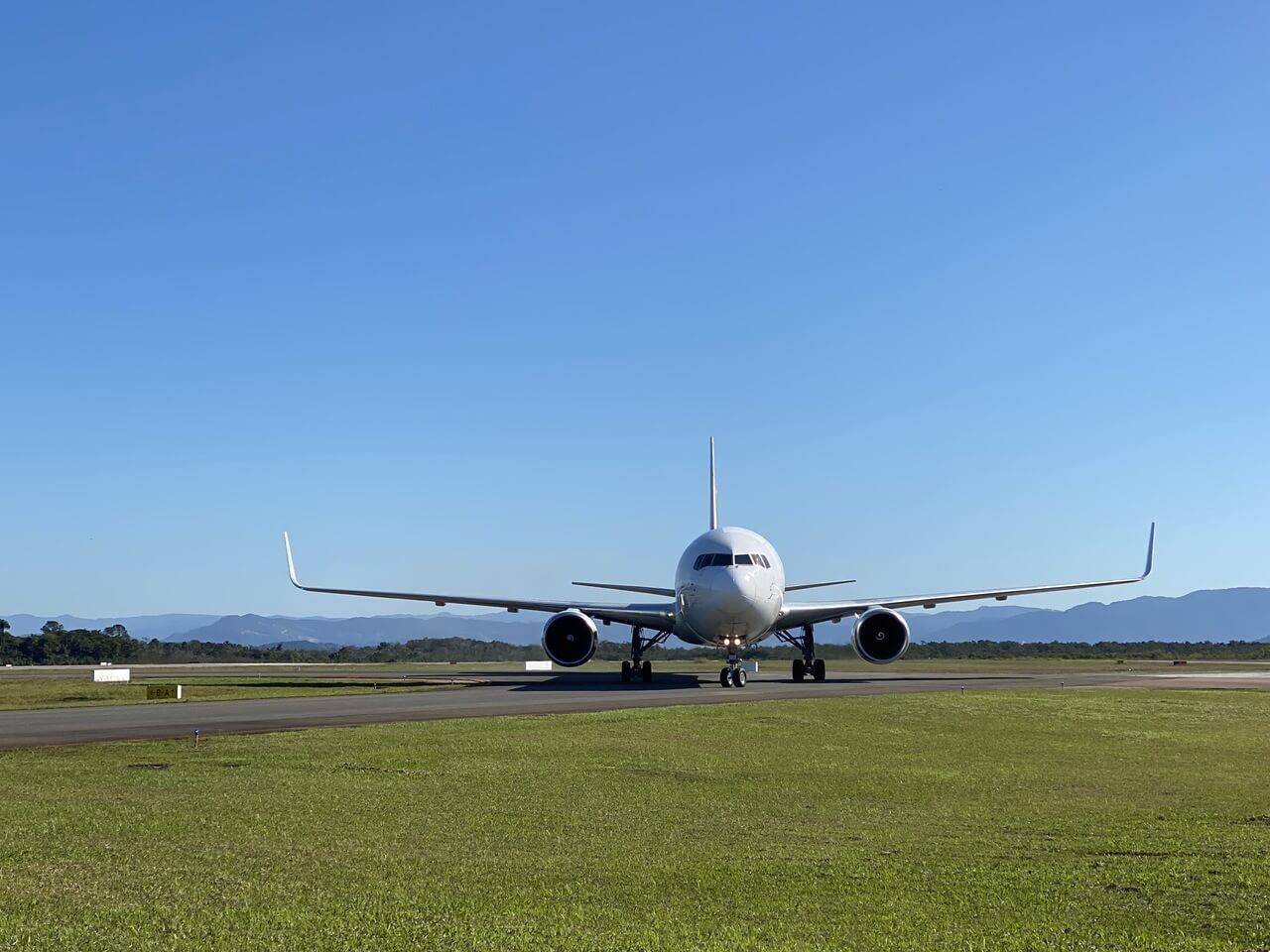 avião aeroporto