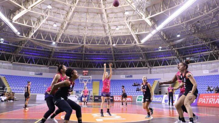 basquete-feminino-blumenau-sesi-araraquara-sp