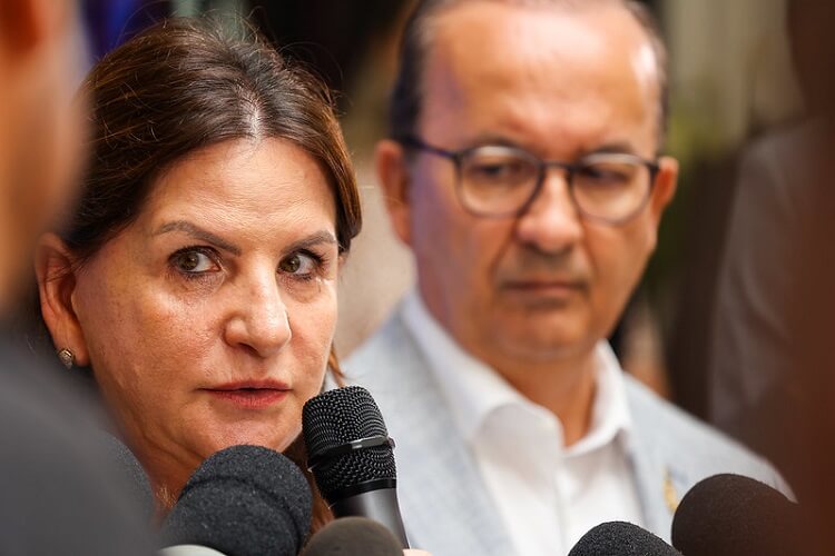 Carmen Zanotto com o governador Joginho Mello