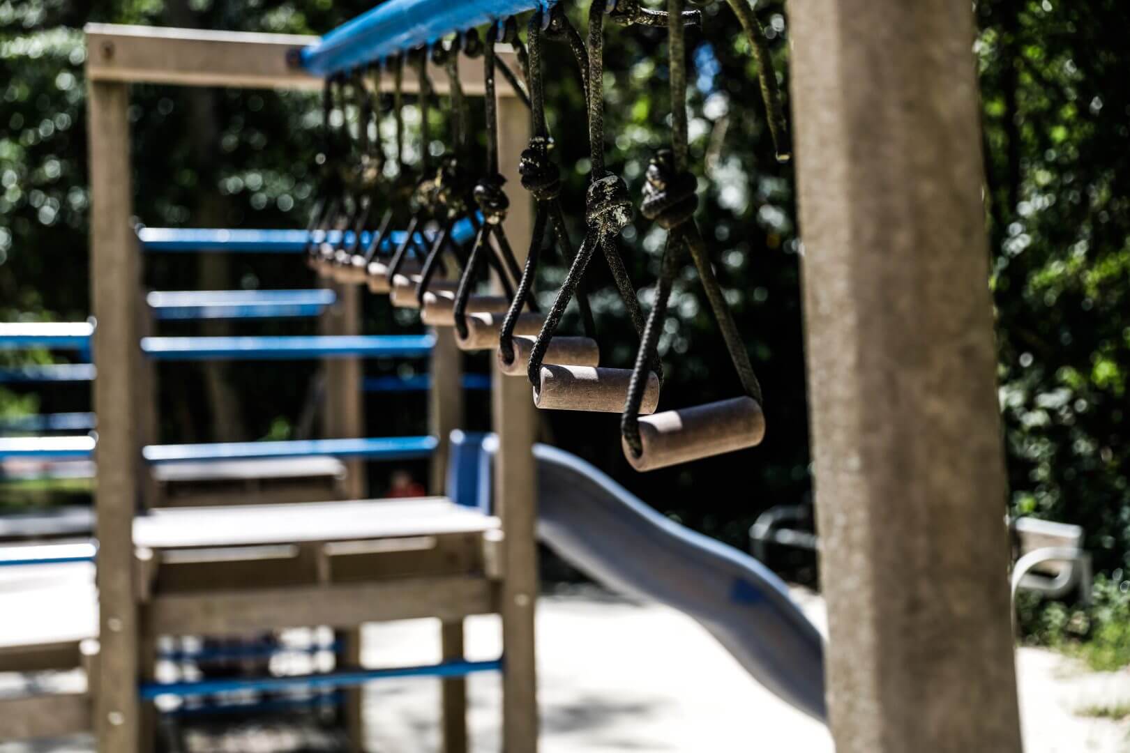 Pais ainda enfrentam dificuldades na matrícula dos filhos apesar da lei (Foto: Tiago Ghizoni/Diário Catarinense)