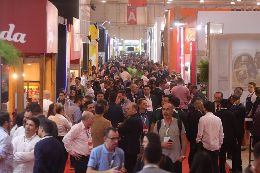 A Exposuper é uma feira de negócios e convenção direcionada ao setor de varejo