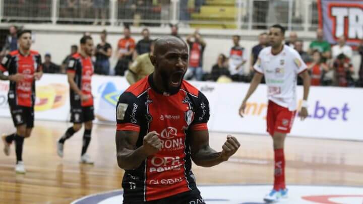 Henrique vibra