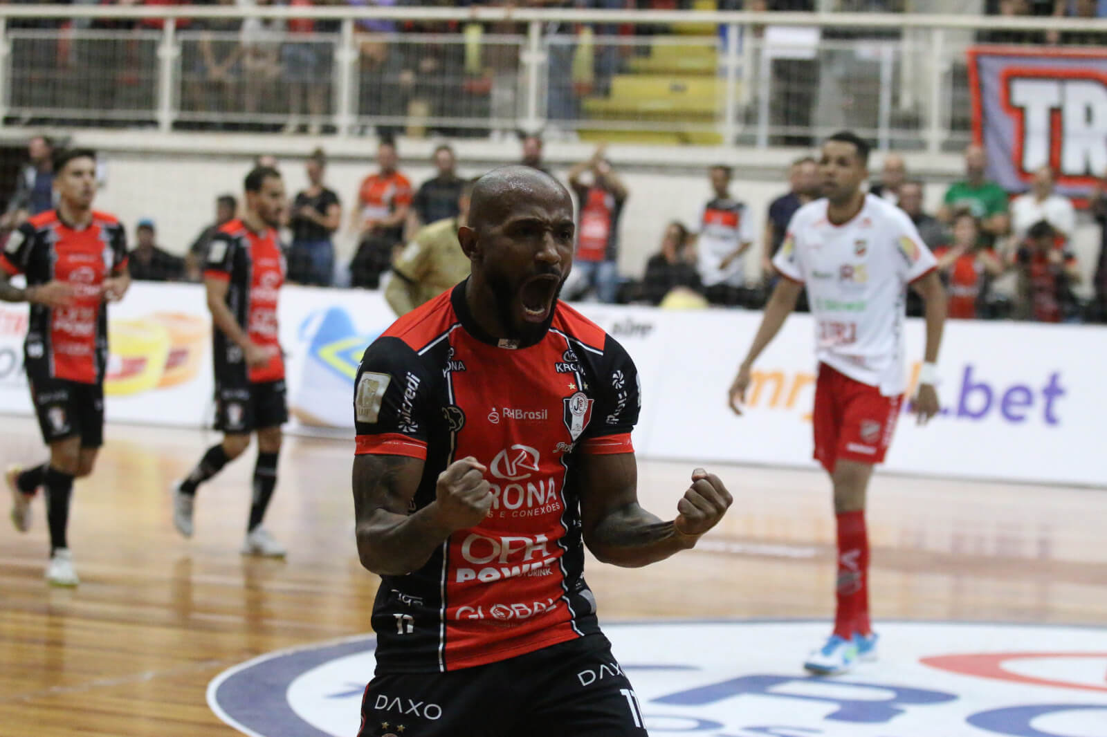 Henrique vibra