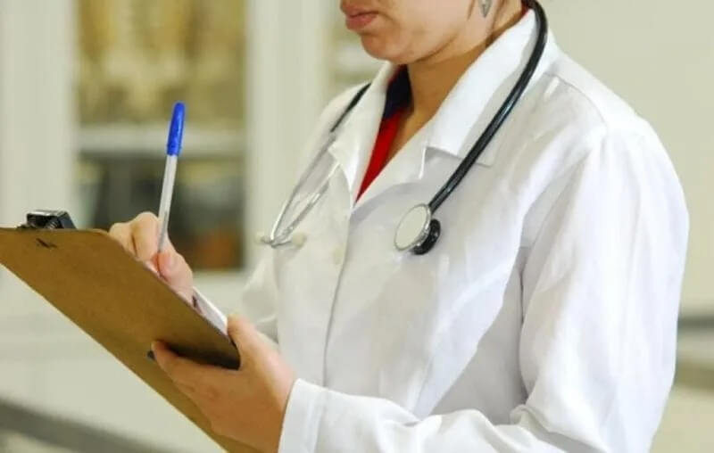 médicos