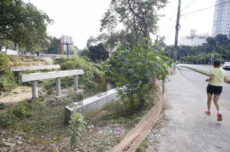 Em Blumenau, obra foi paralisada