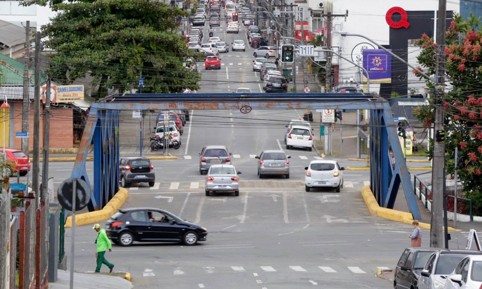 Trânsito na Ponte Azul foi liberado no final da tarde desta quarta-feira