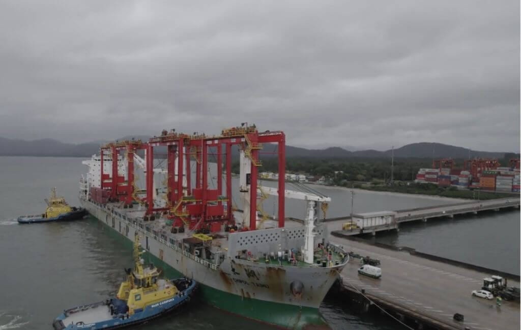 porto itapoá guindastes chineses