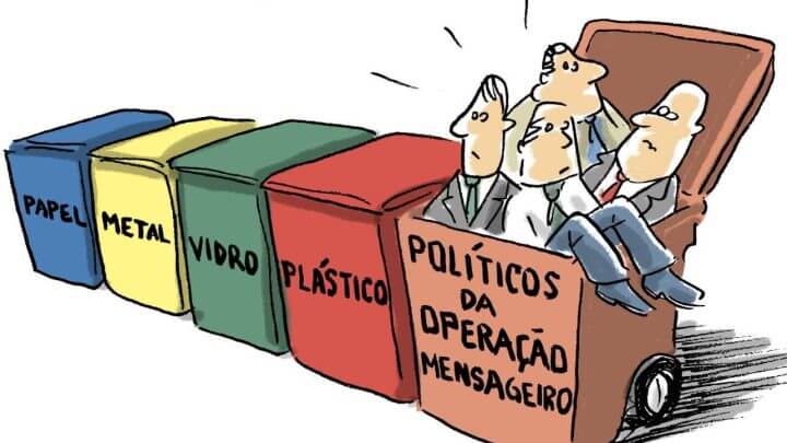 N imagem há quatro lixeiras de papel, metal, vidro e plástico. Ao lado tem uma lixeira escrito "políticos da operação mensageiro" com quatro homens engravatados dentro.