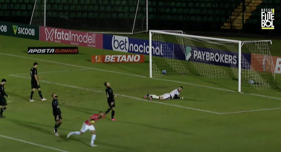 Pouso Alegre definiu o jogo e fez a vitória dentro do Orlando Scarpelli