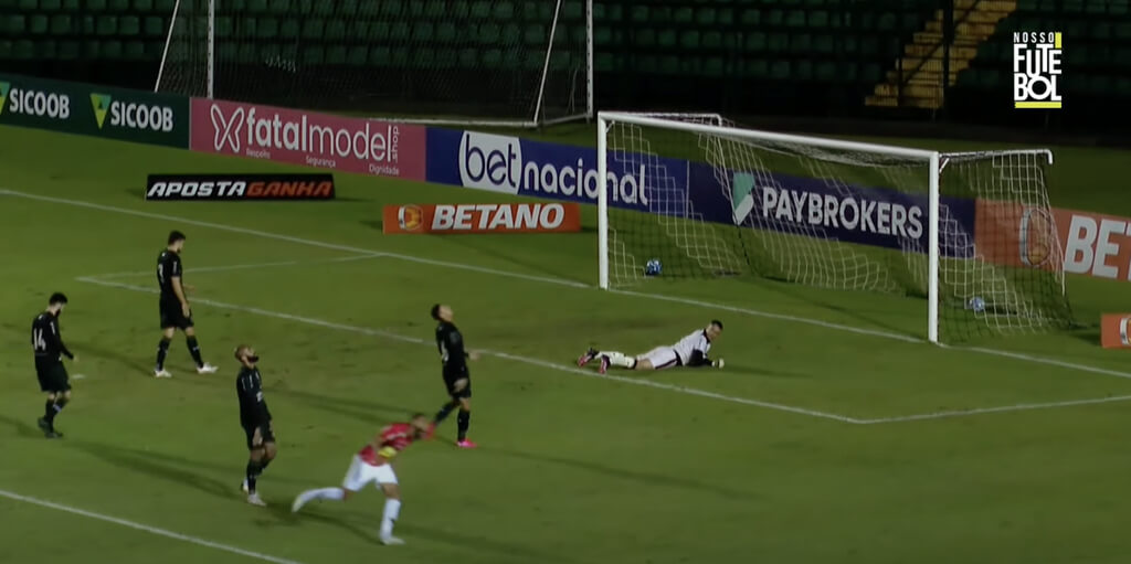 Pouso Alegre definiu o jogo e fez a vitória dentro do Orlando Scarpelli