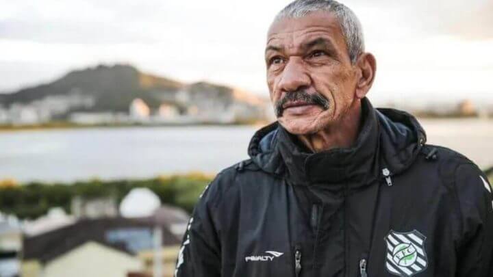 Albeneir teve passagem pelo avaí mas foi no Figueirense que fez história como ídolo