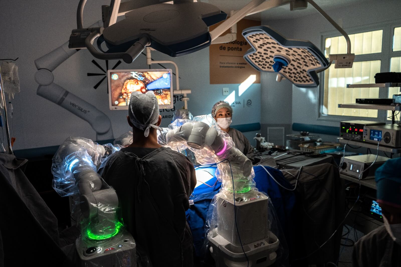 Hospital de Caridade realiza centésima cirurgia robótica de Florianópolis