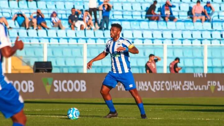 Jean Cléber foi um dos poucos destaques do Avaí contra o Londrina