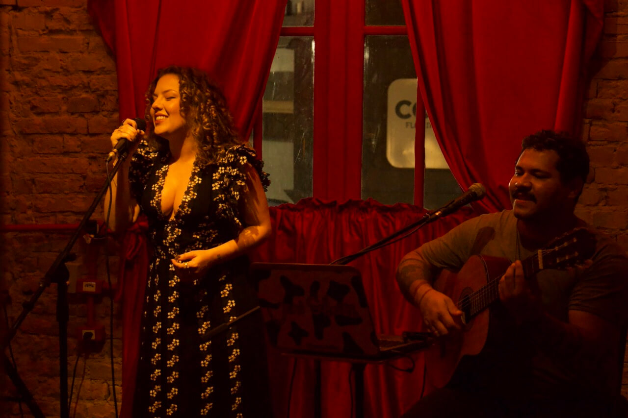 Mia Sônego e Jean Scheibe se apresentam no dia 12 de junho.