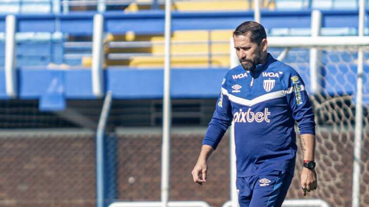 Gustavo Morínigo ainda não fez o Avaí vencer na Série B