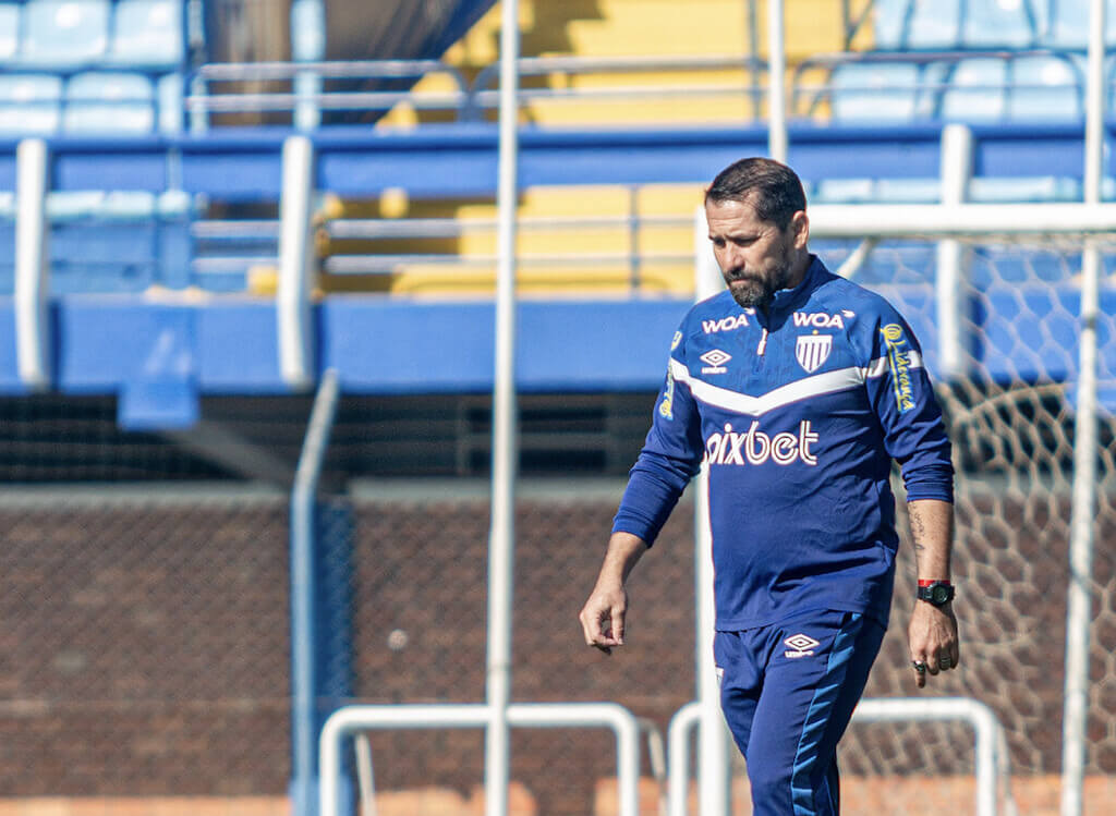 Gustavo Morínigo ainda não fez o Avaí vencer na Série B