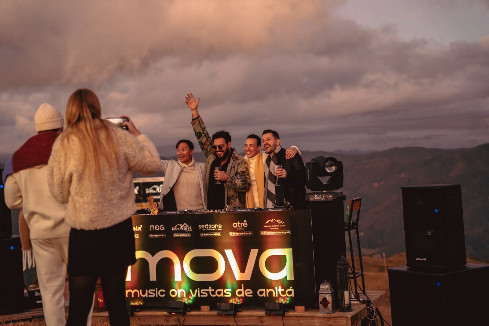 Mova 2023 capa