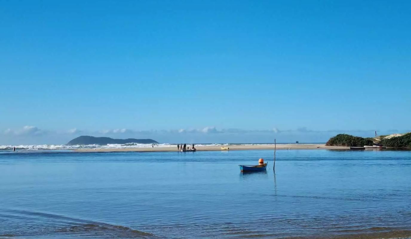 Naufrágio de barco pesqueiro ocorreu no Litoral Sul de SC