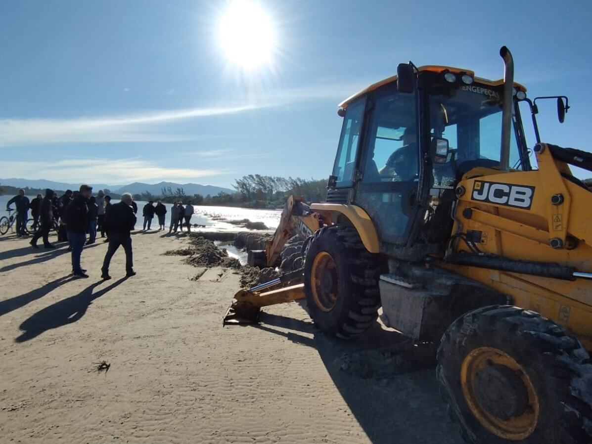 Obra garante a saúde da lagoa e a entrada de peixes e larvas de camarão