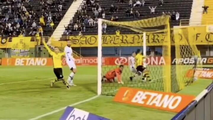 São Bernardo conseguiu vencer a defesa do Figueirense no segundo tempo
