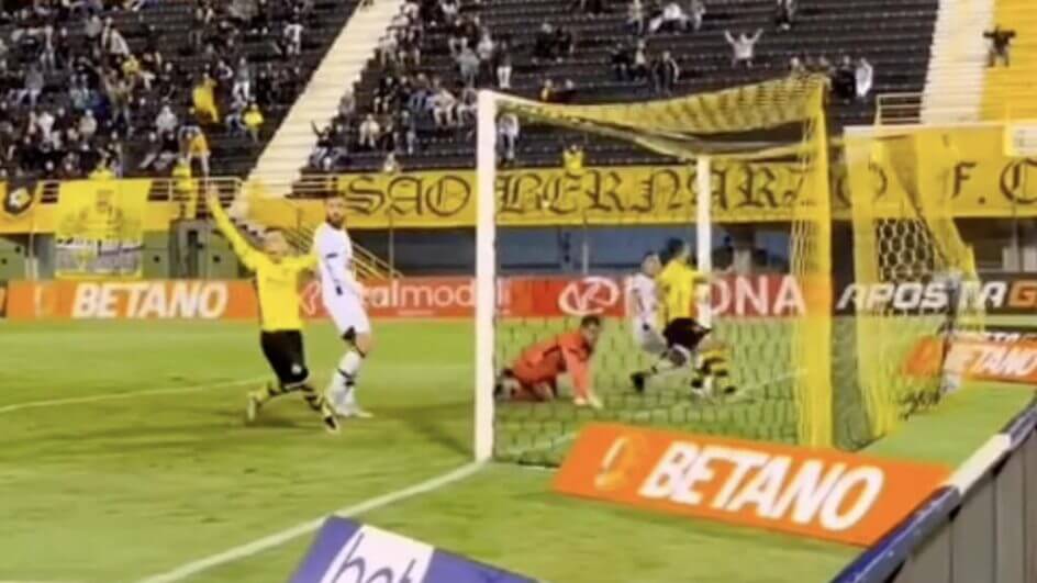 São Bernardo conseguiu vencer a defesa do Figueirense no segundo tempo
