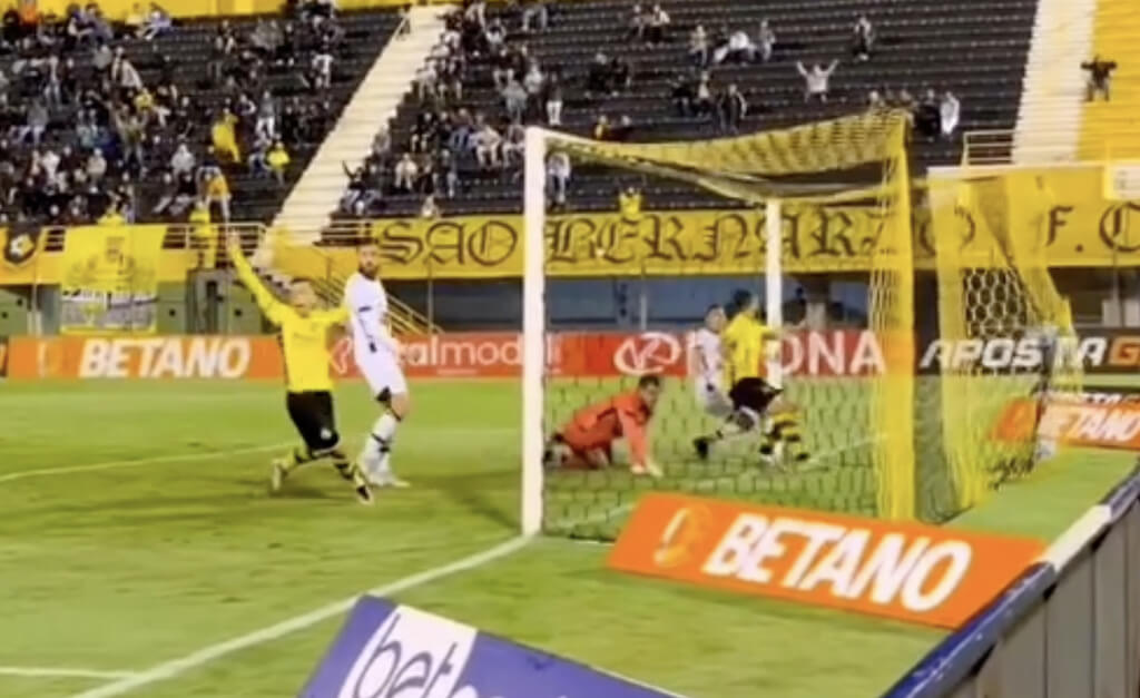 São Bernardo conseguiu vencer a defesa do Figueirense no segundo tempo