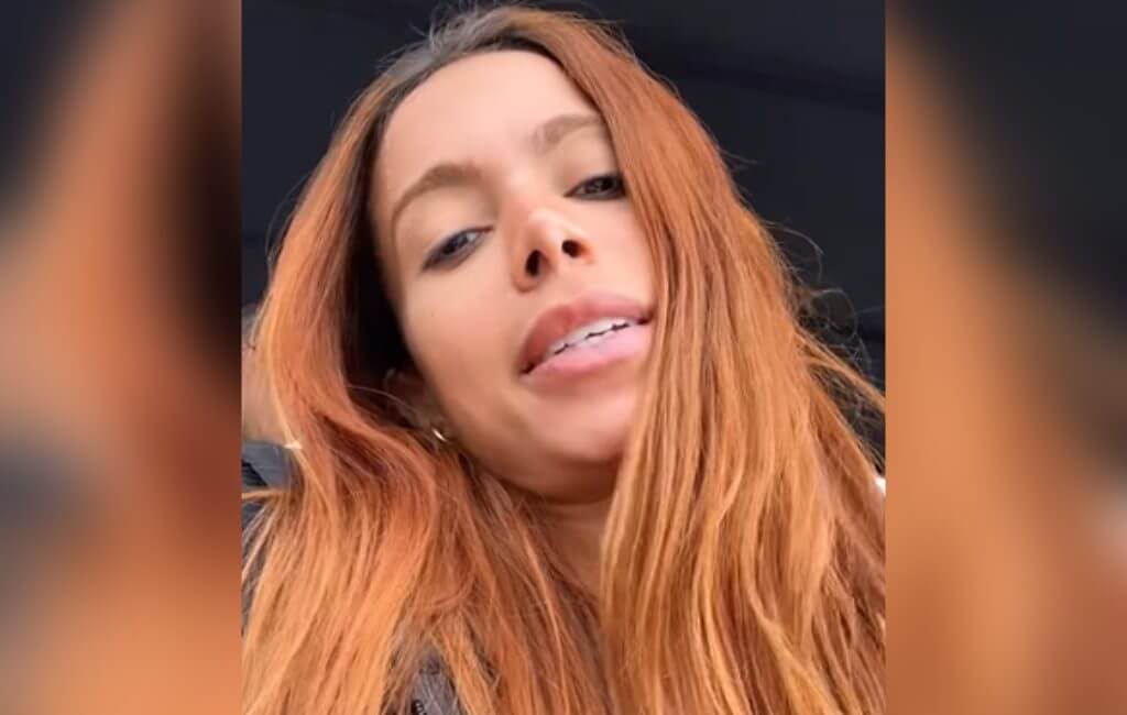 Anitta está na Europa com amigos