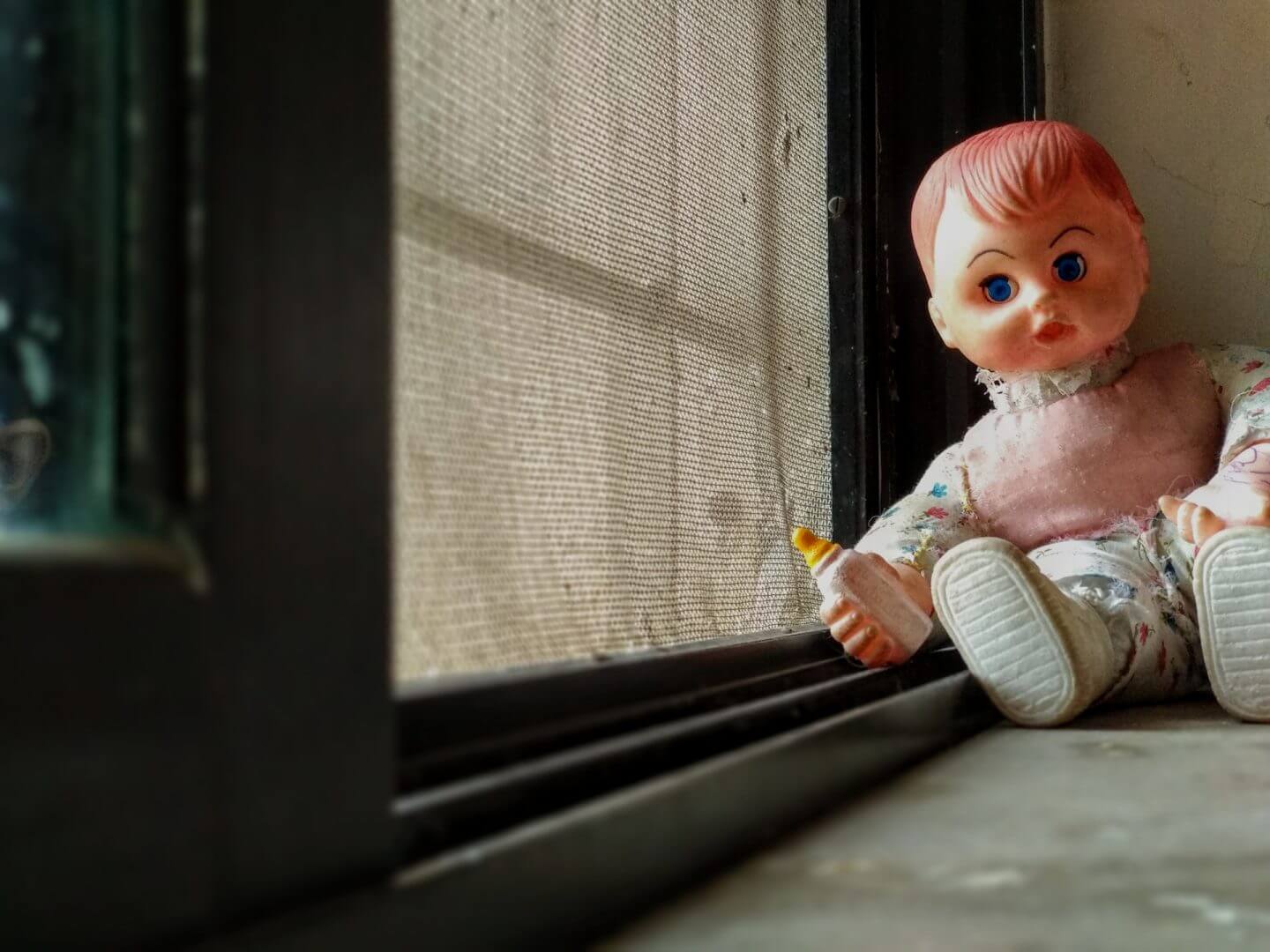 boneca abandonada