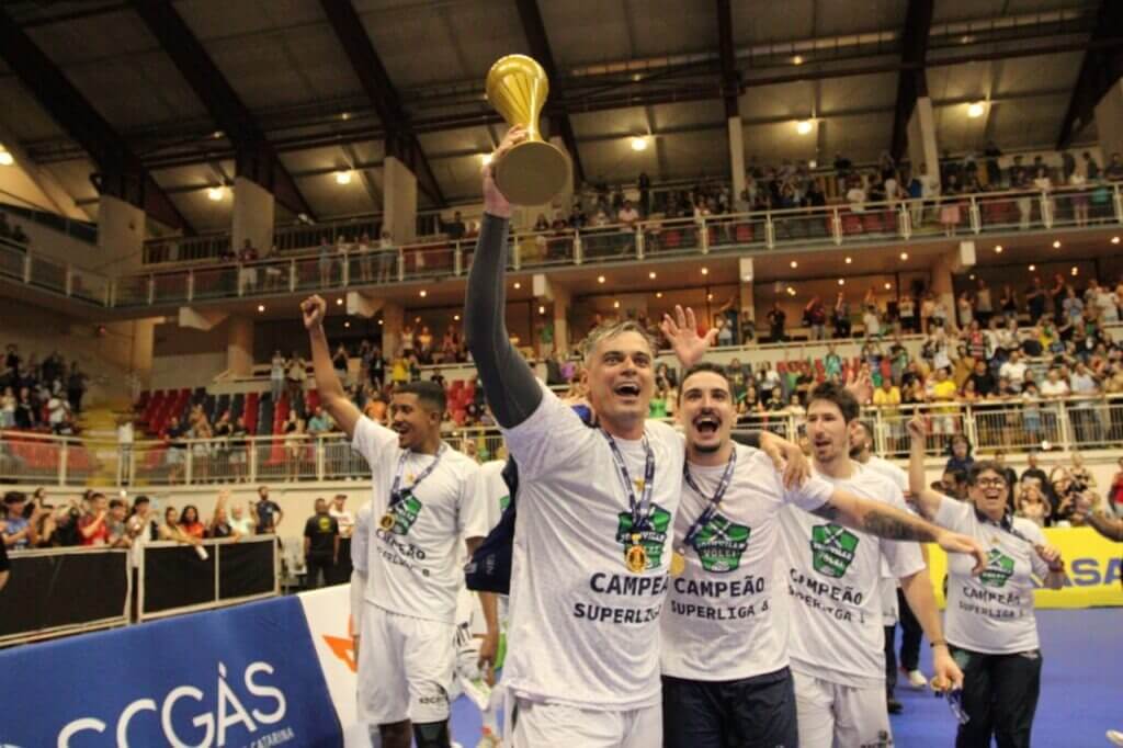 Evandro Joinville Volei