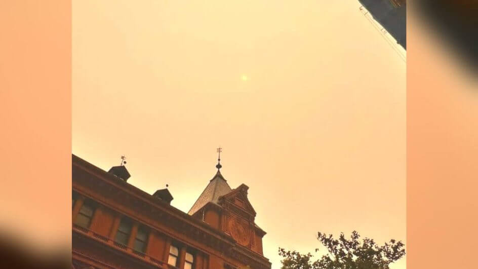 Fumaça encobriu o céu de Nova York