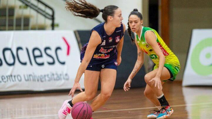 maria-albiero-basquete-feminino-blumenau