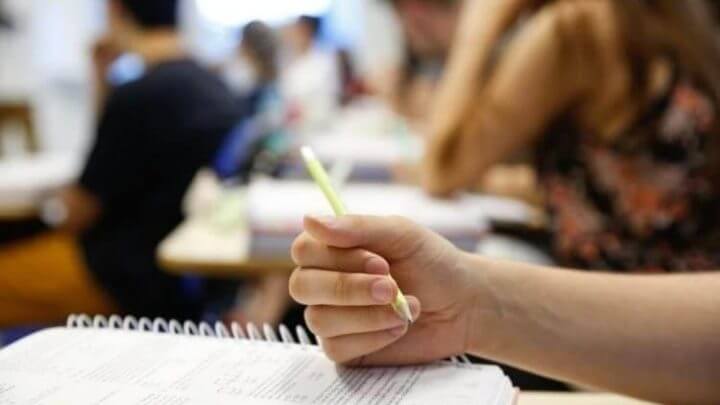 Concursos públicos em SC: veja vagas abertas em outubro, salários e como se inscrever