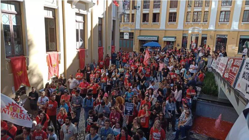 Greve segue nesta segunda-feira (5)