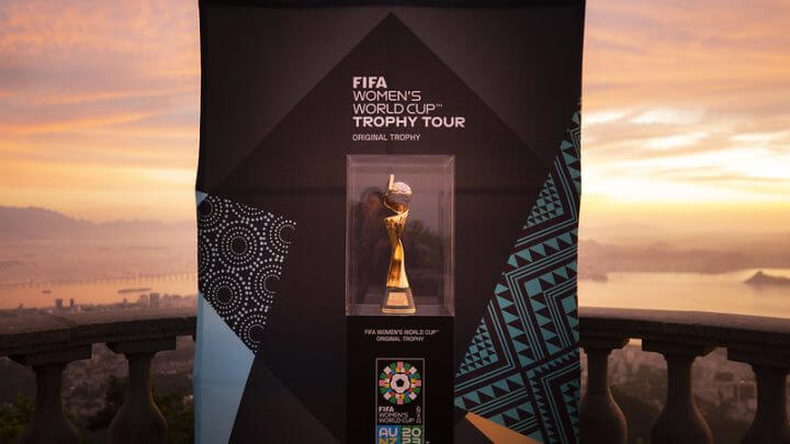 Taça da Copa do Mundo Feminina (Foto: Thais Magalhães)
